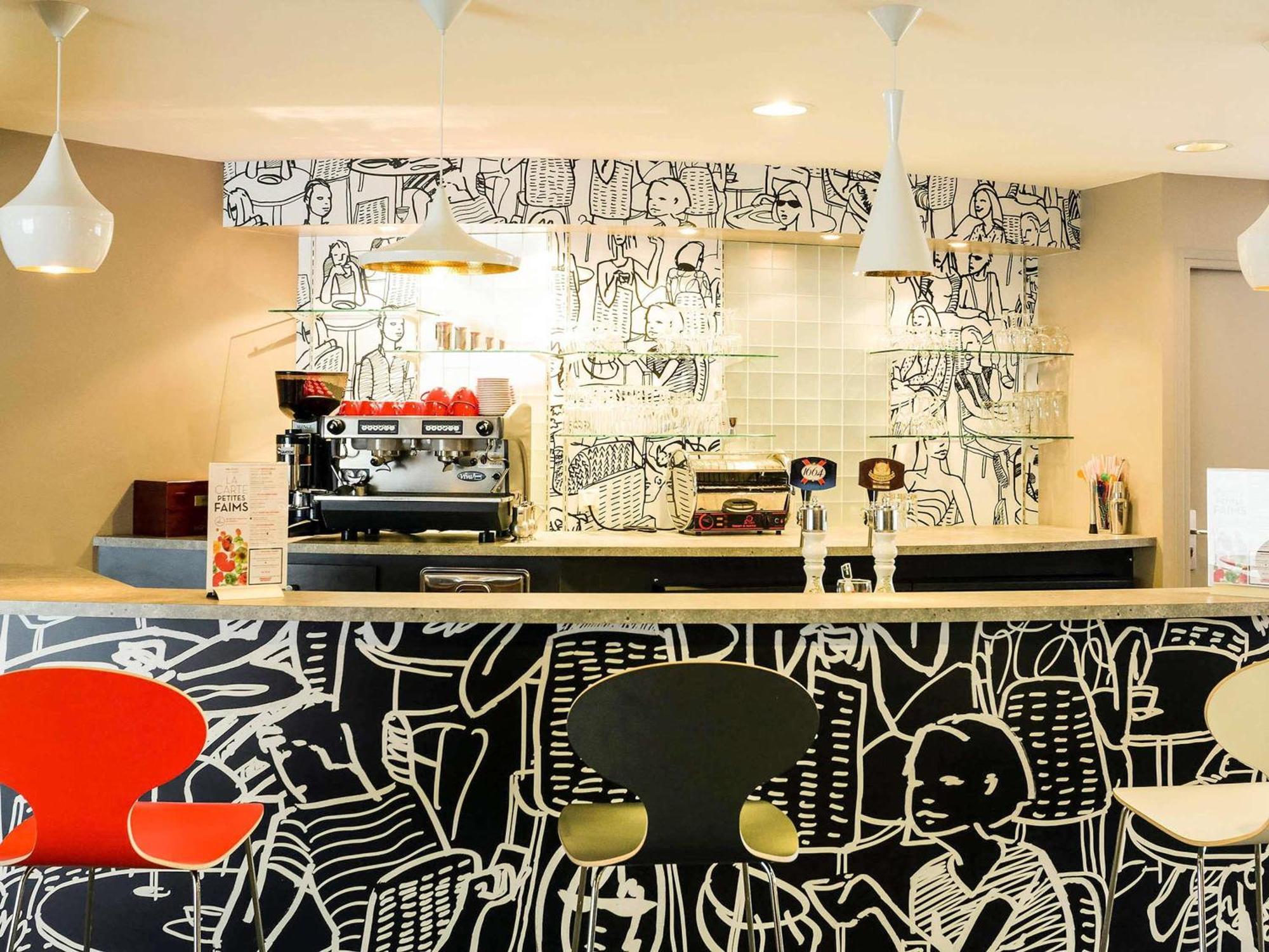 Ibis Laval Le Relais D'Armor Hotel Changé Eksteriør billede