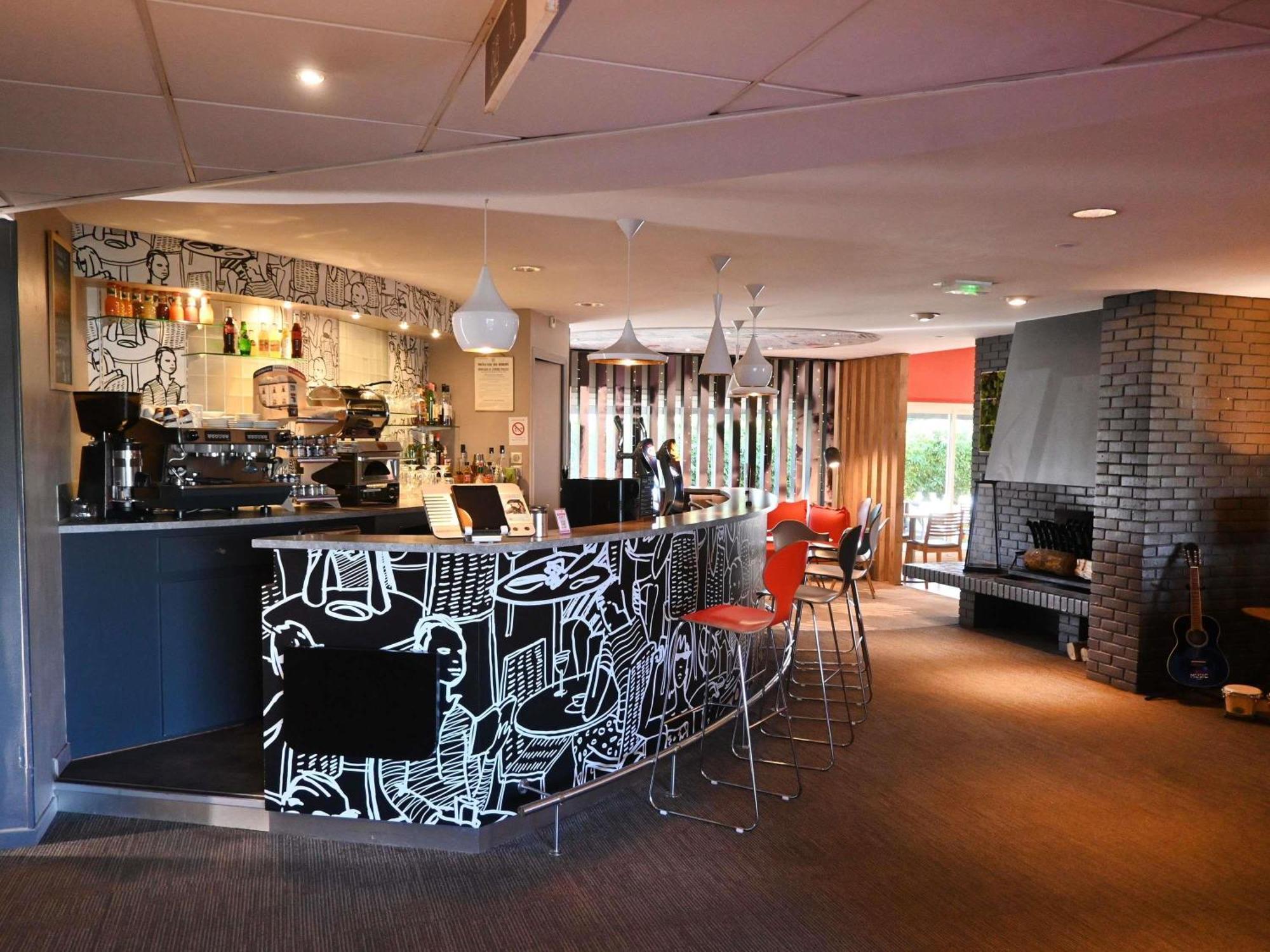 Ibis Laval Le Relais D'Armor Hotel Changé Eksteriør billede