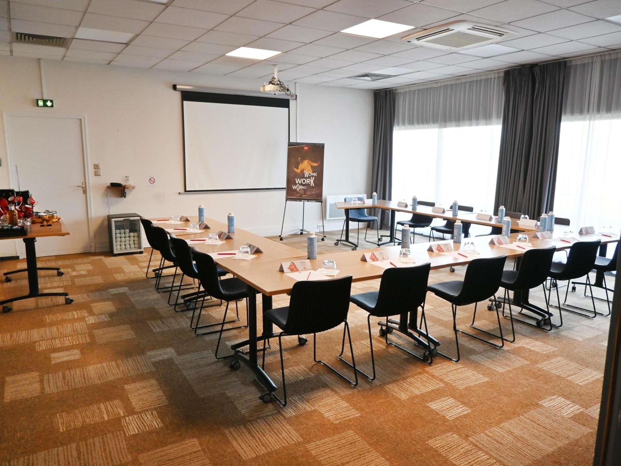 Ibis Laval Le Relais D'Armor Hotel Changé Eksteriør billede